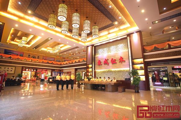 東成紅木穩(wěn)步前行,品牌知名度和產(chǎn)品美譽(yù)度與日俱增 東成紅木穩(wěn)步前行,品牌知名度和產(chǎn)品美譽(yù)度與日俱增