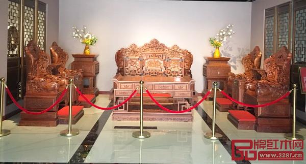 香港美聯(lián)紅木臨沂藝術館館藏藝術紅木家具臻品濃縮匠藝之美 香港美聯(lián)紅木臨沂藝術館館藏藝術紅木家具臻品濃縮匠藝之美