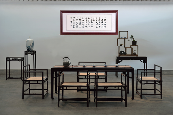 志成紅木“耕梨”新中式產(chǎn)品《七碗茶臺》榮耀入駐2018天津夏季達沃斯論壇現(xiàn)場