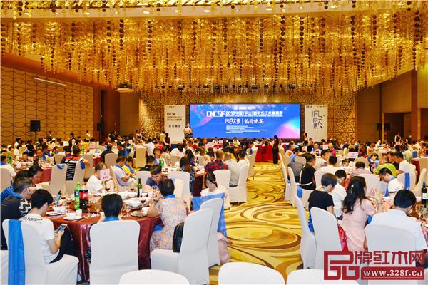 2018 中國（中山）新中式紅木家具展招待晚宴現(xiàn)場