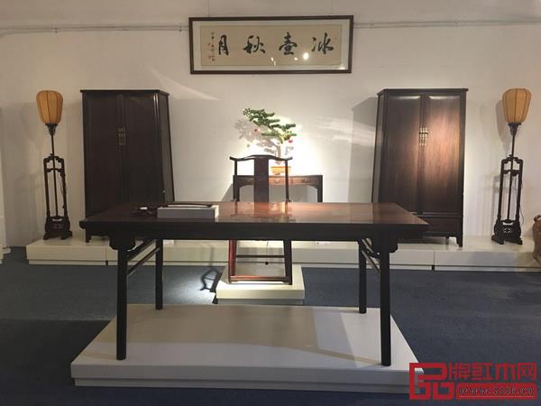 江西魯班木藝產(chǎn)業(yè)有限公司 名稱：《龍頭羅鍋棖畫(huà)案》