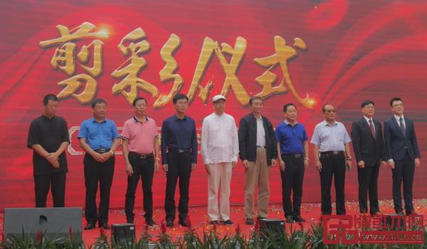 共同見證香港美聯(lián)紅木臨沂藝術(shù)館的盛大開業(yè) 共同見證香港美聯(lián)紅木臨沂藝術(shù)館的盛大開業(yè)