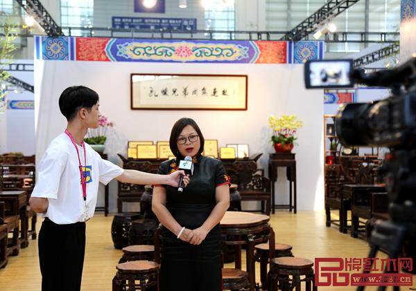 孔連紅木董事長李宏志接受廣東電視臺(tái)的采訪