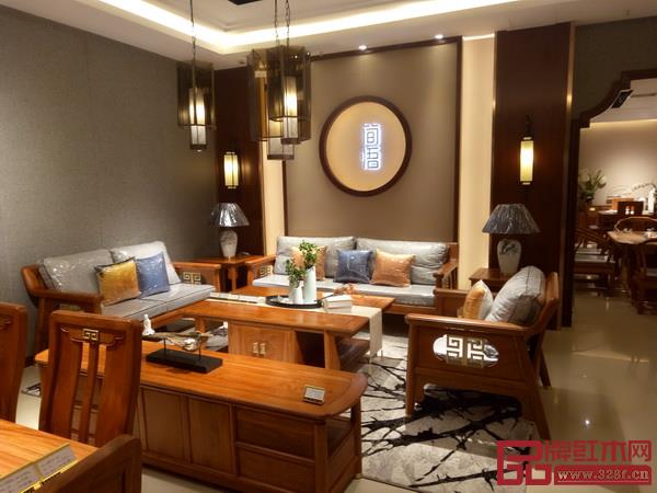 簡(jiǎn)悟新中式家居專賣店內(nèi)景.jpg 簡(jiǎn)悟新中式家居專賣店內(nèi)景.jpg