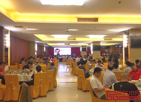 佛山市南海區(qū)紅木行業(yè)協(xié)會一周年慶典現(xiàn)場 佛山市南海區(qū)紅木行業(yè)協(xié)會一周年慶典現(xiàn)場