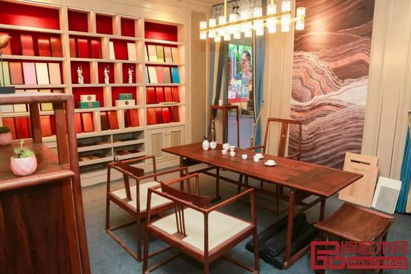 2018北京室內(nèi)裝飾和設(shè)計(jì)博覽會(huì)暨智能云棲生活節(jié)上的中式家具 2018北京室內(nèi)裝飾和設(shè)計(jì)博覽會(huì)暨智能云棲生活節(jié)上的中式家具