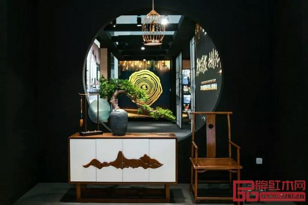 2018北京室內(nèi)裝飾和設(shè)計(jì)博覽會(huì)暨智能云棲生活節(jié)上的中式家具 2018北京室內(nèi)裝飾和設(shè)計(jì)博覽會(huì)暨智能云棲生活節(jié)上的中式家具
