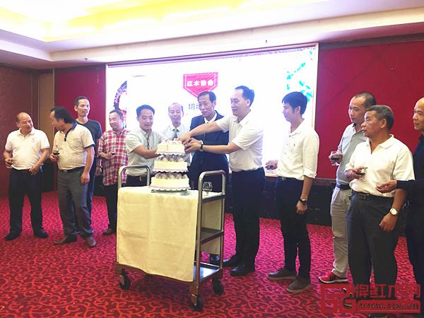 佛山市南海區(qū)紅木行業(yè)協(xié)會一周年慶典現(xiàn)場 佛山市南海區(qū)紅木行業(yè)協(xié)會一周年慶典現(xiàn)場