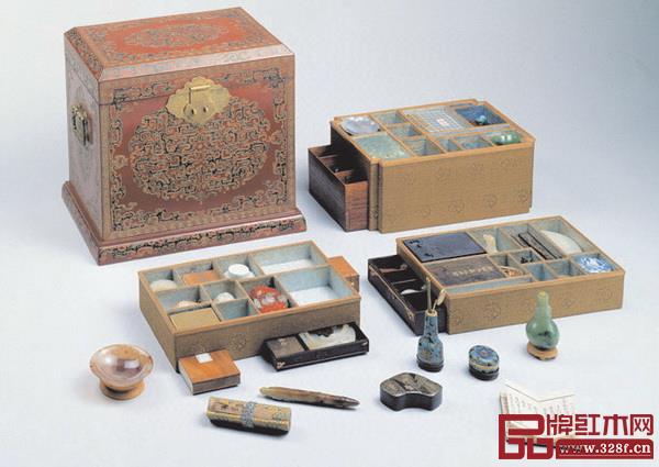 多寶格設(shè)計遵循一定邏輯,充滿巧思 多寶格設(shè)計遵循一定邏輯,充滿巧思