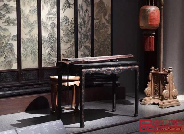 黑漆描金纏枝蓮紋琴桌 黑漆描金纏枝蓮紋琴桌