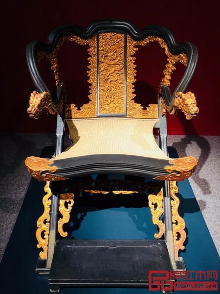黑漆髹金交椅 黑漆髹金交椅
