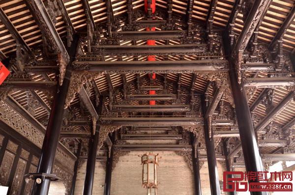 陳家祠內(nèi)部的房梁結(jié)構(gòu) 陳家祠內(nèi)部的房梁結(jié)構(gòu)