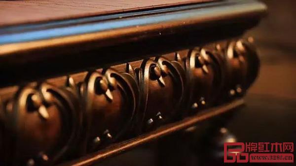 家具雕滿了“洋氣”的花式 家具雕滿了“洋氣”的花式