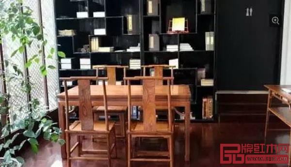 “江南會(huì)”里不乏紫檀、黃花梨家具 “江南會(huì)”里不乏紫檀、黃花梨家具