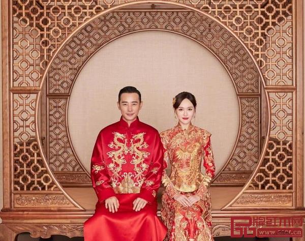 唐嫣婚紗照中出現(xiàn)的月洞架子床 唐嫣婚紗照中出現(xiàn)的月洞架子床