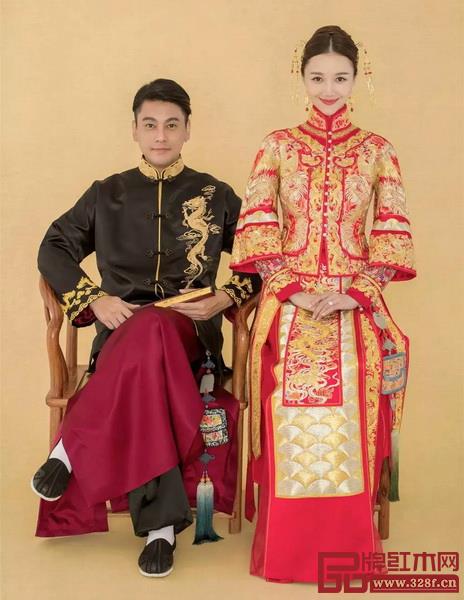 韓雯雯和朱孝天的中式婚照 韓雯雯和朱孝天的中式婚照