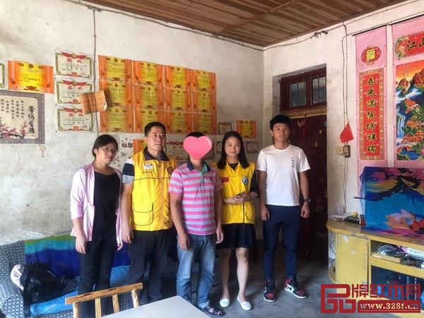 自加入獅子會(huì)以來(lái)，胡春龍積極履行承諾，做“參與式”公益，堅(jiān)持與獅友們一起深入基層、投身公益