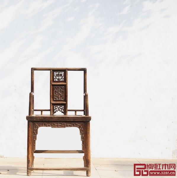 使用鏤雕技術(shù)的紅木家具 使用鏤雕技術(shù)的紅木家具