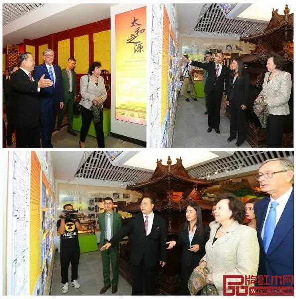 達(dá)尼洛·圖爾克在參觀了太和木作藝術(shù)館,對(duì)制作的宮廷木藝家具感到濃厚的興趣,高度贊賞太和木作工藝精湛 達(dá)尼洛·圖爾克在參觀了太和木作藝術(shù)館,對(duì)制作的宮廷木藝家具感到濃厚的興趣,高度贊賞太和木作工藝精湛