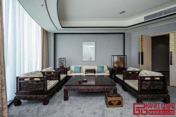 傳統(tǒng)經(jīng)典的戴為紅木與現(xiàn)代時尚的戴為尤品的家具之美最為吸引人 傳統(tǒng)經(jīng)典的戴為紅木與現(xiàn)代時尚的戴為尤品的家具之美最為吸引人