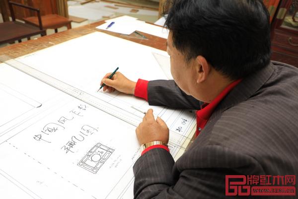 明清居紅木董事長金彪云親手設(shè)計新中式中國風(fēng)系列