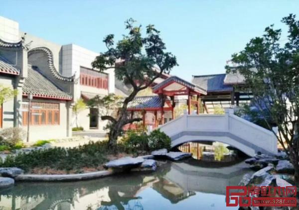 紅木家居學(xué)院坐落在優(yōu)美的國家4A級旅游景區(qū)紅博城,圖為大師園一隅(圖片來源:紅木家居學(xué)院) 紅木家居學(xué)院坐落在優(yōu)美的國家4A級旅游景區(qū)紅博城,圖為大師園一隅(圖片來源:紅木家居學(xué)院)