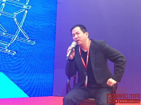 蘇州市家具協(xié)會會長顧志浩分享蘇州紅木市場情況 蘇州市家具協(xié)會會長顧志浩分享蘇州紅木市場情況