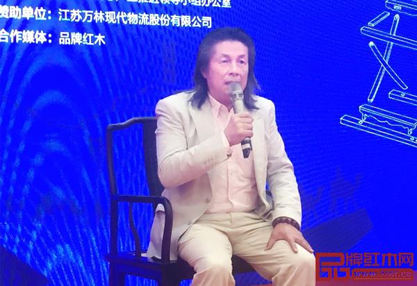 伍氏興隆明式家具藝術(shù)有限公司董事長伍炳亮現(xiàn)場分享看法 伍氏興隆明式家具藝術(shù)有限公司董事長伍炳亮現(xiàn)場分享看法