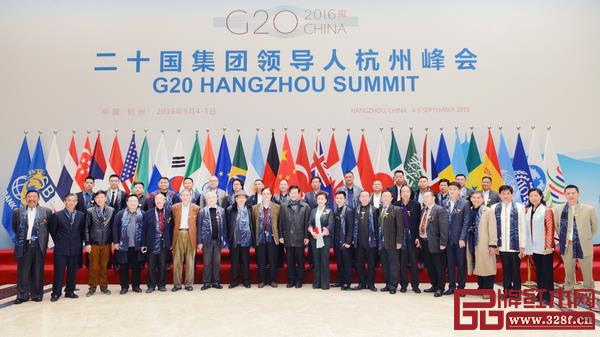 政府、行業(yè)領(lǐng)導(dǎo)和品牌企業(yè)大咖的參加，使得中國(guó)紅木家具品牌大會(huì)的知名度逐年擴(kuò)大