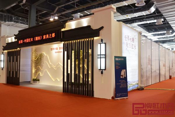 “東陽·中國紅木(雕刻)家具之都”展館外景 “東陽·中國紅木(雕刻)家具之都”展館外景