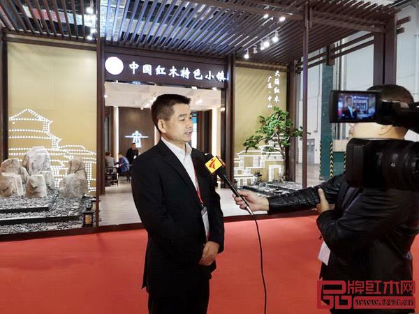 中山市大涌鎮(zhèn)鎮(zhèn)長(zhǎng)賀修虎接受廣東廣播電視臺(tái)采訪 中山市大涌鎮(zhèn)鎮(zhèn)長(zhǎng)賀修虎接受廣東廣播電視臺(tái)采訪