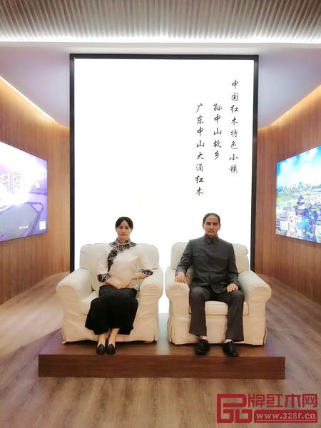 大涌展區(qū)榮獲組委會(huì)頒發(fā)的“紅頂杯”最佳展位獎(jiǎng) 大涌展區(qū)榮獲組委會(huì)頒發(fā)的“紅頂杯”最佳展位獎(jiǎng)