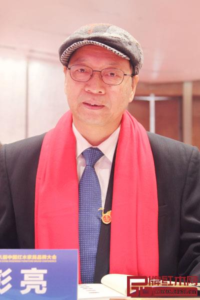 教育部教學改革示范專業(yè)“家具設計與制造”專業(yè)帶頭人彭亮 教育部教學改革示范專業(yè)“家具設計與制造”專業(yè)帶頭人彭亮