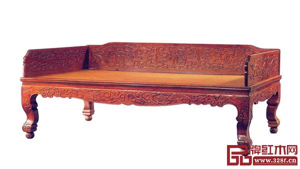  圖3_清早中期黃花梨螭龍紋羅漢床，長218厘米、寬125.7厘米、高85.7厘米（選自安思遠：《洪氏藏木器百圖》）
