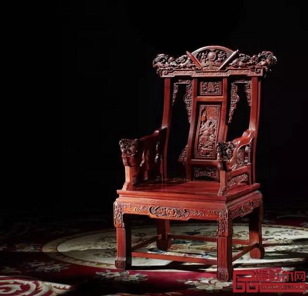 金彪云大師原創(chuàng)設(shè)計(jì)的椅子