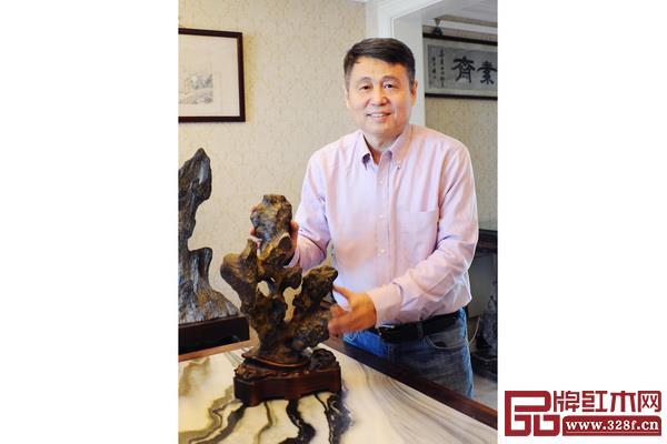 全聯(lián)藝術(shù)紅木家具專業(yè)委員會專家顧問、明清家具研究學(xué)者張輝 全聯(lián)藝術(shù)紅木家具專業(yè)委員會專家顧問、明清家具研究學(xué)者張輝