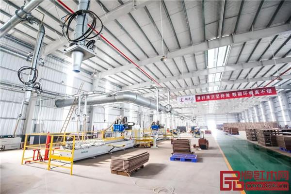 國(guó)壽紅木湖北工廠內(nèi)景整潔敞亮