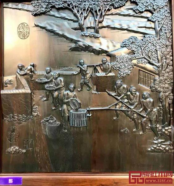 《中華耕織世紀大柜》耕作圖中的“礱”畫面 《中華耕織世紀大柜》耕作圖中的“礱”畫面