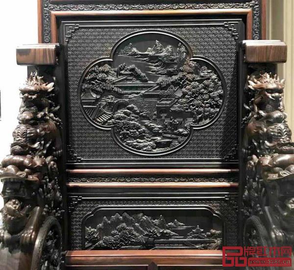 《中華耕織世紀大柜》側視圖及其側面精美的雕刻 《中華耕織世紀大柜》側視圖及其側面精美的雕刻