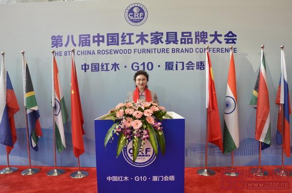 中國(guó)紅木家具品牌大會(huì)的親歷者,中國(guó)收藏家協(xié)會(huì)副會(huì)長(zhǎng)維佳 中國(guó)紅木家具品牌大會(huì)的親歷者,中國(guó)收藏家協(xié)會(huì)副會(huì)長(zhǎng)維佳