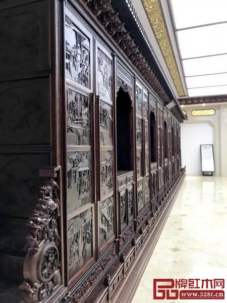 正面為48幅耕織圖,畫面布局借鑒故宮影壁的規(guī)制 正面為48幅耕織圖,畫面布局借鑒故宮影壁的規(guī)制