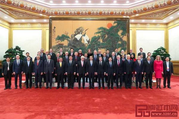 國務(wù)院總理李克強會見第三屆“讀懂中國”國際會議代表