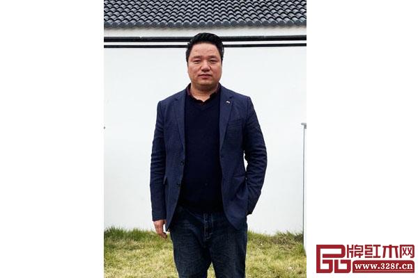 張大國(東陽古雨軒紅木董事長) 張大國(東陽古雨軒紅木董事長)