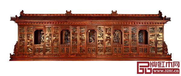 中國傳統(tǒng)工藝大師、浙江大清翰林董事長(zhǎng)吳騰飛制作的《中華第一柜》 中國傳統(tǒng)工藝大師、浙江大清翰林董事長(zhǎng)吳騰飛制作的《中華第一柜》