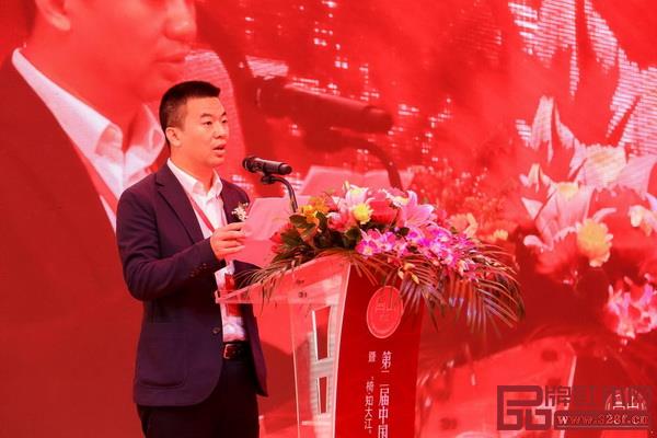 臺山市市委常委李超華上臺致辭