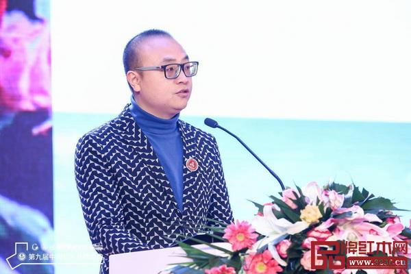 結(jié)合經(jīng)典案例,杜長江為大家做了大家居商業(yè)模式的闡述 結(jié)合經(jīng)典案例,杜長江為大家做了大家居商業(yè)模式的闡述