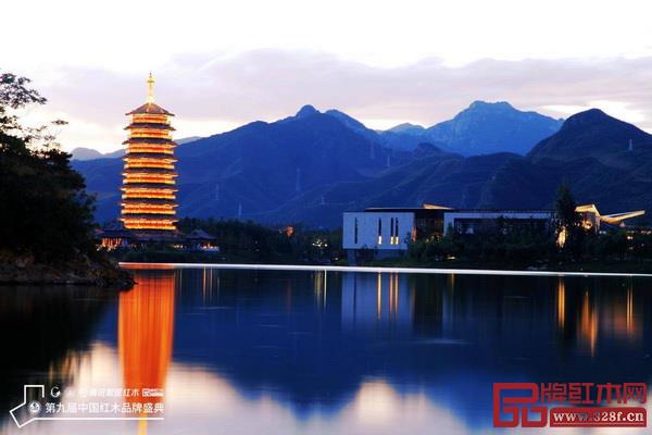 第九屆中國(guó)紅木家具盛典在雁棲湖國(guó)際會(huì)議中心舉辦