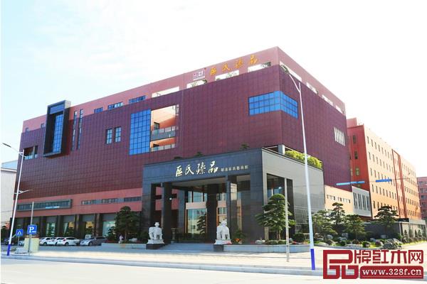 區(qū)氏臻品明清家具藝術(shù)館