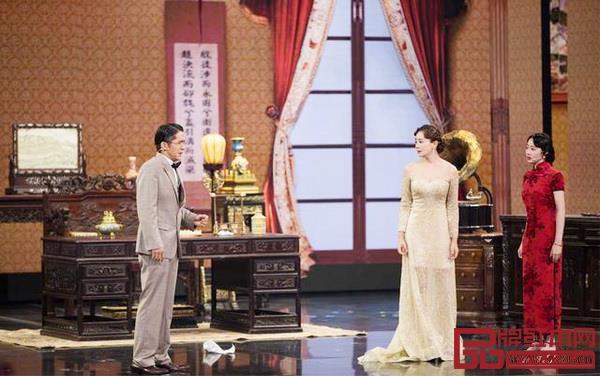 影視劇、綜藝節(jié)目里的紅木家具場景精致典雅,向大眾傳遞出經(jīng)典之美 影視劇、綜藝節(jié)目里的紅木家具場景精致典雅,向大眾傳遞出經(jīng)典之美