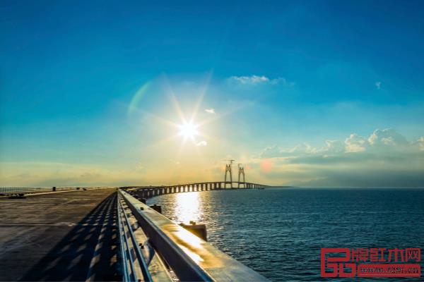 粵港澳大灣區(qū)規(guī)劃發(fā)布,紅木產(chǎn)業(yè)將迎來新的機遇 粵港澳大灣區(qū)規(guī)劃發(fā)布,紅木產(chǎn)業(yè)將迎來新的機遇